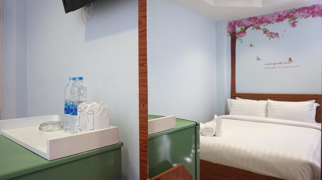 Naka Dream Hotel HHQ Quarto foto